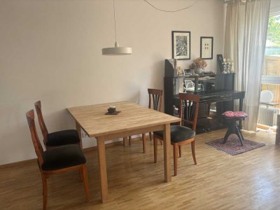 Ein Reihenhaus mit zwei Schlafzimmern, EBK in Erlangen Alterlangen