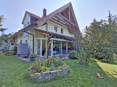 Familienfreundliches EFH mit Einliegerwohnung, Garten & Carport