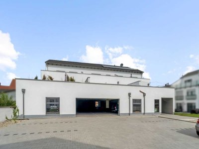Sofort frei: Neuwertige 2-Zimmer-Wohnung mit großer Dachterrasse in Burglengenfeld