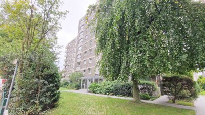 Komfortables Wohnen: Balkon, Tiefgarage, Pool & Sauna in Duisburg