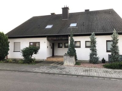 Schöne und gepflegte 4,5-Zimmer-Doppelhaushälfte in Otterstadt (Haus links)