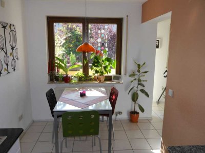 Sonnige 2-Zi. Wohnung in Ettlingen. Südbalkon, Garage -provisionsfrei-