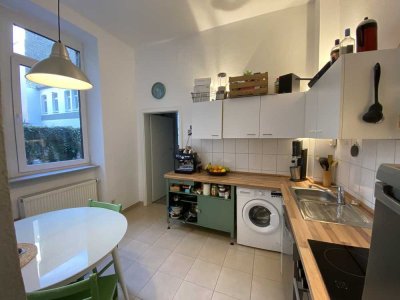 Nachmiete WG-Geeignete schöne Altbauwohnung