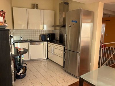 3 Zimmerwohnung mit 3 Tiefgaragenplätzen und 4 Balkonen/Teilfinanzierung möglich