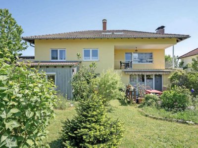 Direkte Feldrandlage in Bammental! Großzügiges Zweifamilienhaus mit tollem Garten