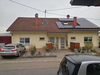 Schöne 5-Zimmer-Maisonette-Wohnung mit Balkon und Terrasse  in Helmstadt-Bargen