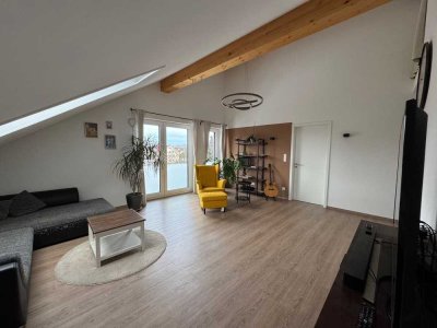 gepflegte 3,5-Zimmer-Dachgeschosswohnung mit Einbauküche in Neukirch