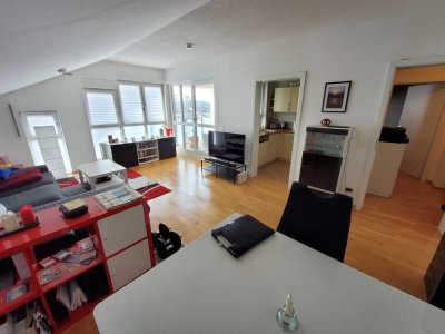 Lichtdurchflutete Wohnung in ruhiger Lage mit Weit- und Bergblick