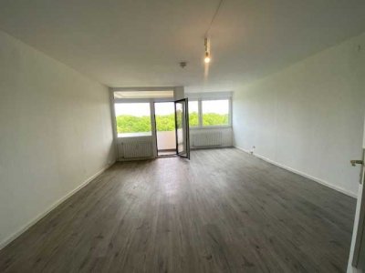 TOP-Appartement - frisch renoviert - mit Balkon! Kautionsfrei!!