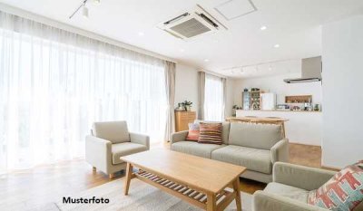 Rustikales Einfamilienhaus mit Anbau und 3er Garage