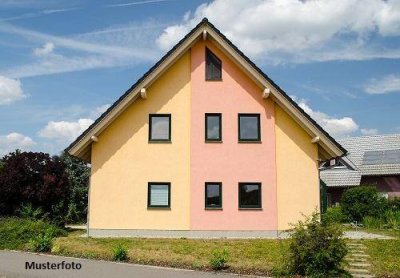 1 bis 2-Familienhaus mit Garage