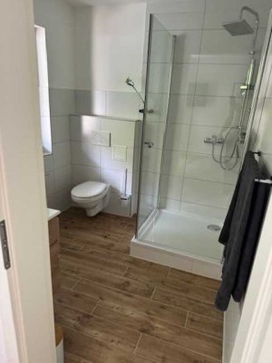 Geschmackvolle, möblierte neuwertige 1-Raum-Wohnung mit Einbauküche und Balkon in Karlsruhe