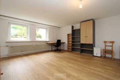 Sonnige Souterrain-Oase in Burgweinting – Ideal für Singles & Pendler (teilmöbliert)