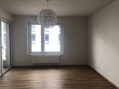 Stilvolle, barrierefreie 2-Zimmer-Wohnung mit Loggia, Balkon und Einbauküche