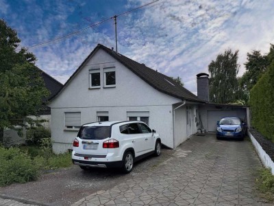 Freistehendes Einfamilienhaus mit Garten und Garage in Bonefeld