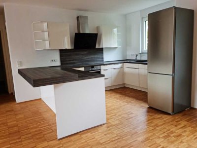 Modern, neuwertig, hell: 3 Zimmer, 120m², 2 Bäder, für gehobene Ansprüche in HG-Dornholzhausen