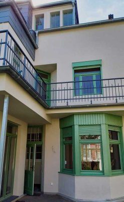 Herrlich sanierte Altbau Wohnung 1.OG, weitläufige Terrasse, MG