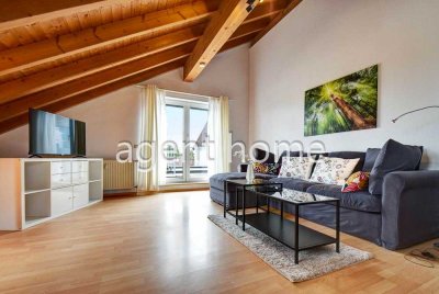 MÖBLIERT - LUFTIG UND GEMÜTLICH - Dachgeschoss mit großem Balkon