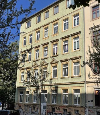 Attraktive 3-Zimmer-Hochparterre-Wohnung mit Terrasse in Dresden