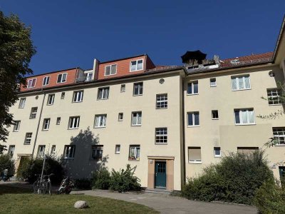 Attraktive Kapitalanlage: Vermietete 3-Zimmer-Wohnung mit Balkon & Wintergarten