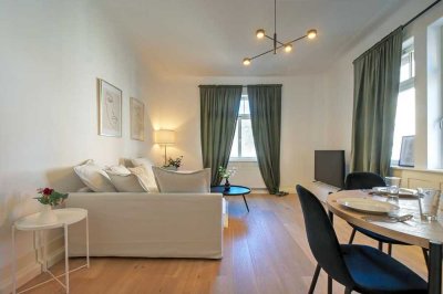 möblierte lichtdurchflutete 2-Zi Altbauwohnung im Stuttgarter Süden mit Balkon