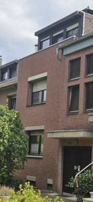 2,5 Zimmer-Wohnung DU-Großenbaum kaum Schrägen, frisch gestrichen in angenehmer Lage