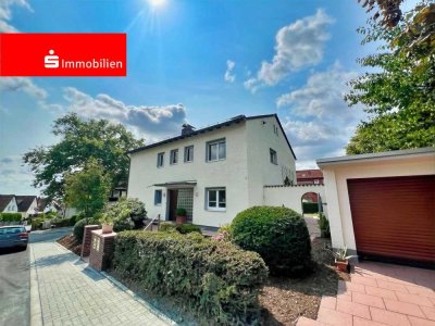 Zweifamilienhaus mit traumhaftem Grundstück in Friedrichsdorf