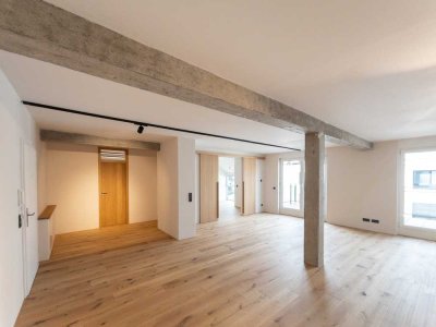 Exklusive Einheit mit rund 95 m² Wohnfläche und Terrasse – hochwertig modernisiert – vormals Büro