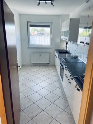 Freundliche 4-Zimmer-Dachgeschosswohnung mit gehobener Innenausstattung in Buch