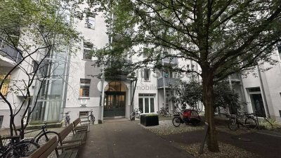 Lichtdurchflutete Maisonette mit Südbalkon und Blick auf den Fernsehturm
