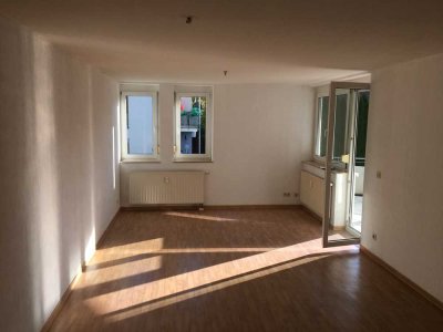 Helle 3,5 Zimmer-Wohnung mit ca. 89,0 m² und Terasse