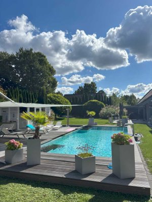 Luxuriöses Architektenhaus mit Poollandschaft, Sauna und Vollkeller vor den Toren Berlins