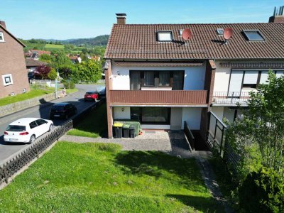 Attraktives Reihenendhaus mit Terrasse, Balkon und zwei Garagen in guter Lage von Witzenhausen