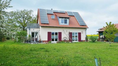 Haus zwei Wohnungen Ortsrandlage, 1877 Grund,  mit kl. ehem. Pferdestall,  Pachtkoppel mögl.