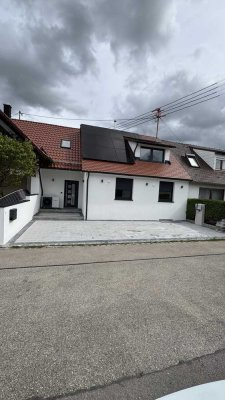 Doppelhaushälfte mit 5 Zimmern in Gablingen Siedlung direkt am Bahnhof