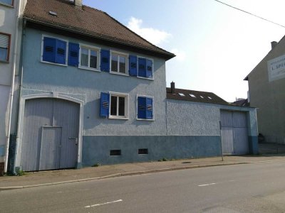 Einfamilienhaus mit riesiger Außenfläche