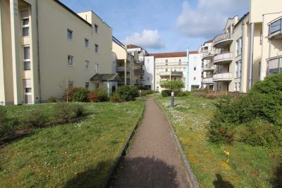 Ruhige 2-Zimmer-Wohnung mit Tiefgarage und Balkon in idyllischer Spreelage nahe dem Zentrum