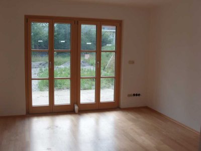Sehr schöne und sonnige 2-Zimmer-Wohnung im Niedrigenergiehaus von Privat zu vermieten