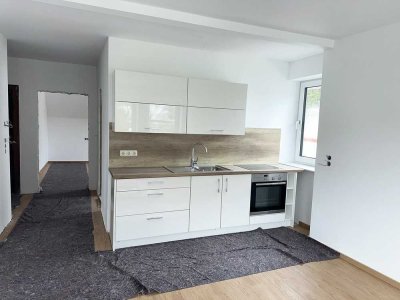3 Zimmer 1. OG Wohnung mit Balkon und Garten
