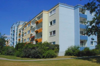 3 Zimmer-Wohnung mit Balkon, ideal für junge Familien  // 2.OG rechts