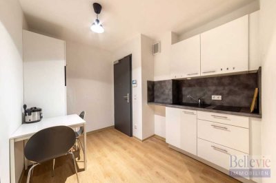 Moderne, schicke Neubauwohnung mit großem Balkon im Grünen als 2 Zimmer Wohnung oder als WG nutzbar.