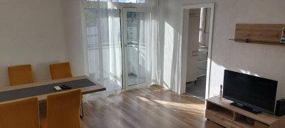 Sonnige 1-Zimmer Wohnung mit Balkon, Klimaanlage und Kellerabteil
