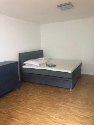 Wunderschönes Souterrainzimmer an Wochenendheimfahrer