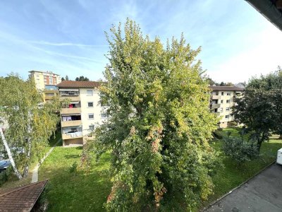 Großzügige 4-Zimmer-Wohnung mit Garage