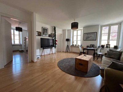 Seltene Gelegenheit: Stilvolle 3-Zimmer-Altbauwohnung in ruhiger Gasse der Augsburger Altstadt