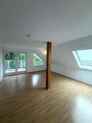 Idylle am Naturschutzgebiet: 4-Zimmer-Whg. mit Dachboden, XXL-Terrasse & Garten