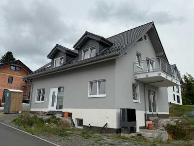 Hochwertige Neubauwohnungen im DG eines ZFH in Marienheide-Müllenbach ***Erstvermietung***