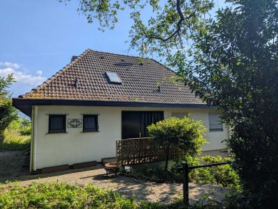 Wohnen am Neckar! Geräumiges Einfamilienhaus mit großem Garten und Einliegerwohnung.