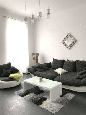Schöne und vollständig renovierte 1,5-Zimmer-Wohnung mit EBK in Eggenfelden