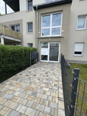 Ansprechende 2-Zimmer-EG-Wohnung mit gehobener Innenausstattung und Einbauküche in Hoyerswerda